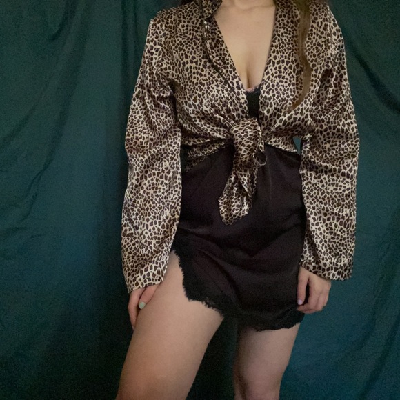 Victoria's Secret cheetah print top - Picture 3 of 4